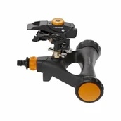 Węże ogrodowe i zraszacze - Fiskars Zraszacz pulsacyjny metalowy na kółkach Fiskars 1023656 1023656 - miniaturka - grafika 1