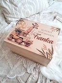 Pamiątka Chrztu Świętego - KUFEREK WSPOMNIEN ŻYRAFA z imieniem, prezent na roczek, chrzest, urodziny - miniaturka - grafika 1