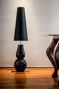 Lampa stołowa Milano - kolor Czarny - L202081804 - Lampy stojące - miniaturka - grafika 1