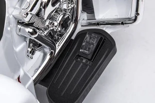 Motor Na Akumulator Trójkołowy Goldwing Biały - Pojazdy elektryczne dla dzieci - miniaturka - grafika 10