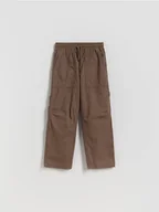 Spodnie i spodenki dla chłopców - Reserved - Bawełniane spodnie parachute - ciemnobrązowy - miniaturka - grafika 1