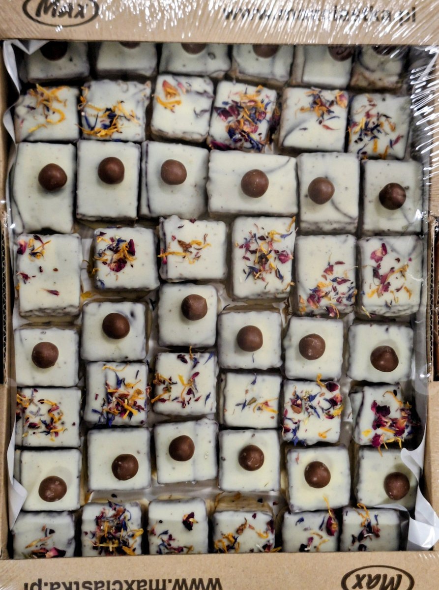 Torciki Leśne Ciasto biszkoptowe z nadzieniem jagodowym Max 1.8 kg