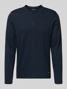 Bluzka z długim rękawem i krótką listwą guzikową model ‘BRAT’ - Koszulki męskie Bluzka z długim rękawem i krótką listwą guzikową model ‘BRAT’ - Koszulki męskie - miniaturka - grafika 1