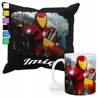 Gadżety dla niej i dla niego - ZESTAW KUBEK + PODUSZKA Z POSZEWKĄ- PREZENT DLA FANA IRON MAN + IMIĘ - miniaturka - grafika 1