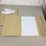 Teczki i skoroszyty - Skoroszyt teczka A4 z fałdą i wąsami 10 szt kolor - Kraft naturalny - miniaturka - grafika 1