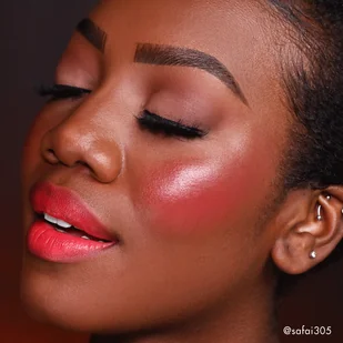 Milani Cheek Kiss róż do policzków Blushing Berry - Róże do policzków - miniaturka - grafika 6