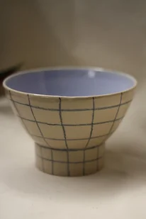 Ceramiczna miska w kratkę ręcznie robiona - Miski i półmiski - miniaturka - grafika 1