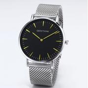 Zegarki męskie - Zegarek premium GeekThink na srebrnej bransolecie - czarna tarcza - złote znaczniki - miniaturka - grafika 1