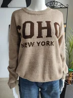 Swetry damskie - Sweter z napisem Soho - camelowy One size Azara - miniaturka - grafika 1