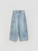 Spodnie i spodenki dla dziewczynek - Reserved - Jeansy wide leg z aplikacjami - niebieski - miniaturka - grafika 1