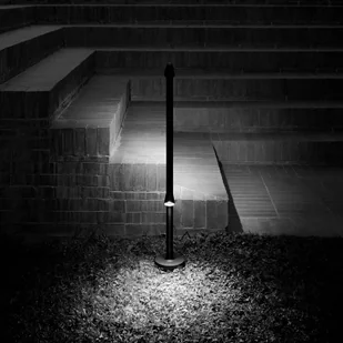 Flos Architectural Słupek oświetleniowy LED Walkstick 2 Double, czarny - Lampy ogrodowe - miniaturka - grafika 1