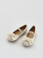 Buciki dla niemowląt - Reserved - Baleriny z kokardą - złamana biel - miniaturka - grafika 1