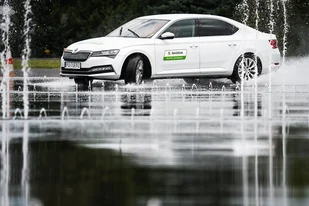 Indywidualny kurs bezpiecznej jazdy "Safe Driving I + II stopień" - Poznań - Czasopisma - miniaturka - grafika 1