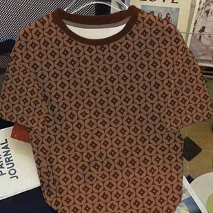 TEMU Damska koszulka z geometrycznym nadrukiem - Brązowa bluzka z krótkim rękawem i okrągłym dekoltem, lekka bluzka na i wiosnę do noszenia na co - Bluzki damskie - miniaturka - grafika 1