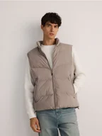 Kamizelki męskie - Reserved - Kamizelka z odpinanym kapturem - jasnoszary - miniaturka - grafika 1