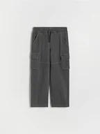 Spodnie i spodenki dla chłopców - Reserved - Spodnie cargo - ciemnoszary - miniaturka - grafika 1