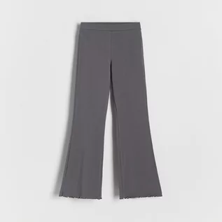 Spodnie i spodenki dla dziewczynek - Bawelniane spodnie flare - Szary - grafika 1