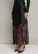 Spódnice - Czarna Satynowa Spódnica Ozdobiona Koronką Milori - miniaturka - grafika 1