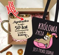 Gadżety dla niej i dla niego - Zestaw prezentowy na 50 urodziny - kubek na 50 z imieniem oraz torba - miniaturka - grafika 1