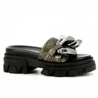 Klapki i japonki damskie - Czarne klapki skórzane na grubej podeszwie CARINII - Carinii - miniaturka - grafika 1