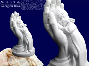 Dziewczynka na dłoni -alabaster grecki - Figurki dekoracyjne - miniaturka - grafika 1