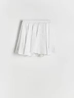 Spodnie i spodenki dla dziewczynek - Reserved - Szorty imitujące spódnicę - biały - miniaturka - grafika 1