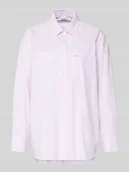 Koszule damskie - Bluzka koszulowa o kroju oversized z kieszenią na piersi - miniaturka - grafika 1