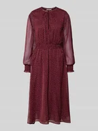 Sukienki - Sukienka casualowa taliowana z głębokim dekoltem w serek model ‘MARIETTE’ - miniaturka - grafika 1