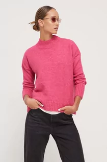 Swetry damskie - Superdry sweter z domieszką wełny damski kolor różowy ciepły z półgolfem - grafika 1