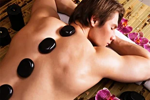 Masaż gorącymi kamieniami w Thai Bali Spa w Warszawie - Czasopisma - miniaturka - grafika 1