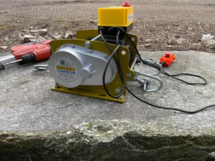 Lekki aluminiowy statyw bezpieczeństwa (udźwig: 1000 kg) + wyboru: wciągarka Tretos Military 00081697 - Wciągarki - miniaturka - grafika 28