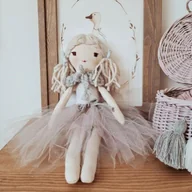 Lalki dla dziewczynek - MIĘKKA LALKA NILA W TIULOWEJ SPÓDNICY - miniaturka - grafika 1