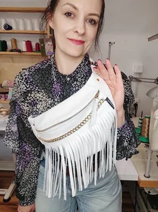 Glamrock skórzana nerka z frędzlami biała - Julie - Nerki - miniaturka - grafika 1