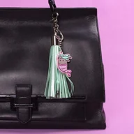 Breloczki dla dzieci - Thumbs up Thumbs up Brelok do kluczy z ozdobnymi frędzlami z kablem usb Pusheen - miniaturka - grafika 1