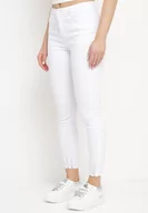 Spodnie damskie - Białe Klasyczne Dopasowane Jeansy z Lekko Wystrzępionymi Nogawkami Gannest - miniaturka - grafika 1