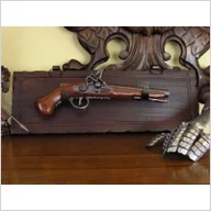 Wisiorki - PISTOLET SKAŁKOWY NA DREWNIANEJ ZAWIESZCE (K1094-53) - miniaturka - grafika 1