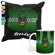 Gadżety dla niej i dla niego - ZESTAW KUBEK + PODUSZKA Z POSZEWKĄ- PREZENT DLA FANA CZARODZIEJ + IMIĘ - miniaturka - grafika 1