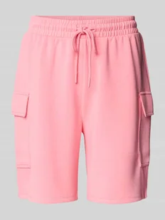 Szorty z dzianiny dresowej o kroju relaxed fit z kieszeniami cargo - Spodenki damskie - miniaturka - grafika 1