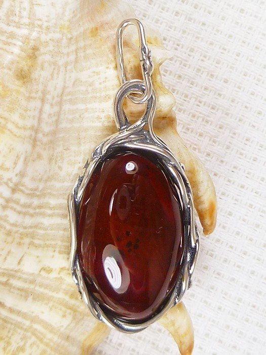 Wisiorek srebrny z bursztynem 615-49