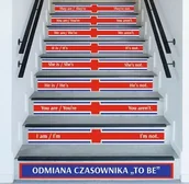 Pomoce naukowe - Naklejki na schody: Odmiana czasownika TO BE - miniaturka - grafika 1