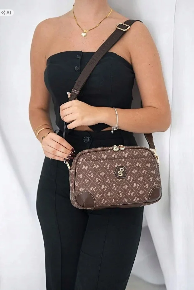 LISTONOSZKA PIKOWANA Z MONOGRAMEM W STYLU ELEGANCKIM 5IA