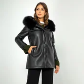 Kurtki damskie - Damska kurtka ze skóry ekologicznej z futerkiem czarna - miniaturka - grafika 1
