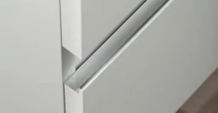 Uchwyt meblowy krawędziowy Grada 497 Anodyzowane Aluminium - Zawiasy, okucia i inne akcesoria - miniaturka - grafika 1