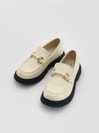 Buty dla dziewczynek - Reserved - Loafersy z imitacji skóry - kremowy - miniaturka - grafika 1