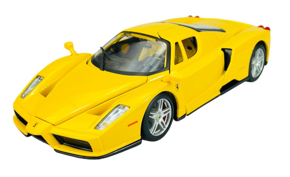 Bburago Enzo Ferrari Żółty 1:24 26006