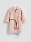 Płaszcze damskie - Reserved - Płaszcz z paskiem - pastelowy róż - miniaturka - grafika 1