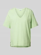Koszulki i topy damskie - T-shirt w jednolitym kolorze z dekoltem w serek - miniaturka - grafika 1