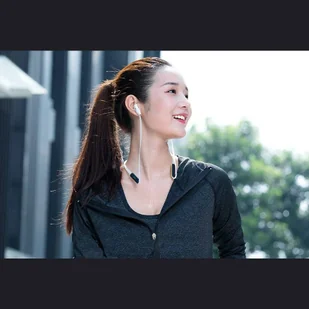 Baseus Let''s go silikonowy fluorescencyjny (świecący w ciemności) uchwyt opaska pasek do słuchawek AirPods 2 / 1 biały (ARAPPOD-B24) - Akcesoria do smartwatchy - miniaturka - grafika 13