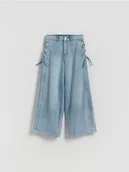 Spodnie i spodenki dla dziewczynek - Reserved - Jeansy wide leg z ozdobnymi elementami - niebieski - miniaturka - grafika 1