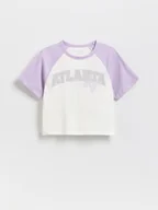 Koszulki dla dziewczynek - Reserved - Krótki t-shirt z nadrukiem - lawendowy - miniaturka - grafika 1